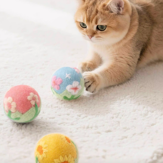 Floral Pattern Wool Felt Cat Toy for Entertainment